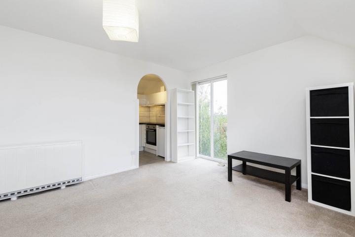 Luxury Studio in a Peaceful location Snowdon Drive, Hendon 